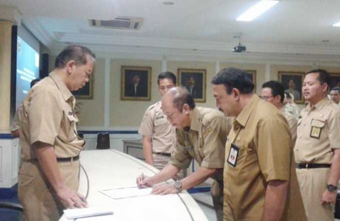 33 Pejabat Pemkab Malang Dimutasi 33 Pejabat Pemkab Malang Dimutasi