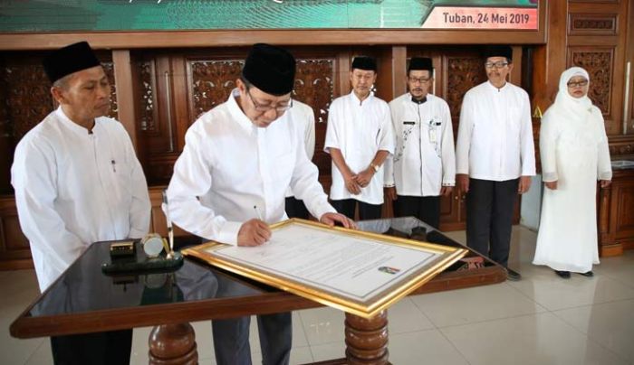 Bupati Huda Ajak Guru Peduli Warga Miskin