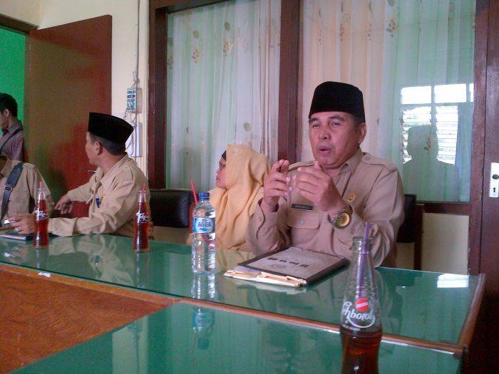 LSM Sekoci Usut Hangusnya Dana Sertifikasi Guru 2012-2013 LSM Sekoci Usut Hangusnya Dana Sertifikasi Guru 2012-2013