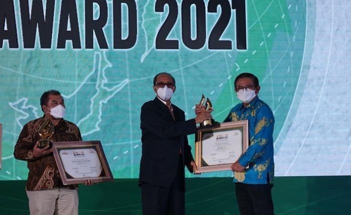Dirut PG Dwi Satriyo Dinobatkan sebagai The Leader Of TJSL Initiative Manufacturing Dirut PG Dwi Satriyo Dinobatkan sebagai The Leader Of TJSL Initiative Manufacturing