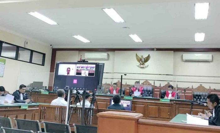 Sidang Lanjutan Kasus Korupsi Bupati Bangkalan, Jaksa Hadirkan 3 Kontraktor Sidang Lanjutan Kasus Korupsi Bupati Bangkalan, Jaksa Hadirkan 3 Kontraktor