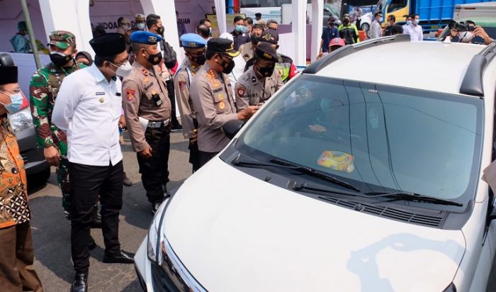 50 Pemudik Disuruh Putar Balik di Pos Penyekatan Sidoarjo 50 Pemudik Disuruh Putar Balik di Pos Penyekatan Sidoarjo