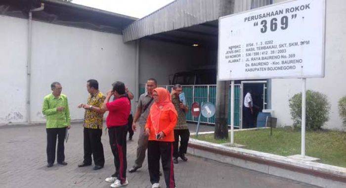 Empat Pabrik Rokok 369 di Bojonegoro Disegel Empat Pabrik Rokok 369 di Bojonegoro Disegel