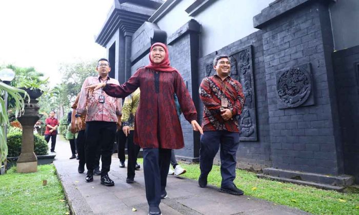 OIC-CA 2023, Gubernur Khofifah Tinjau Persiapan Anjungan Jawa Timur di TMII