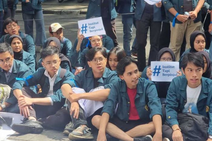 Respon MUI Soal ITB Gandeng Pinjol untuk Biaya Pendidikan Respon MUI Soal ITB Gandeng Pinjol untuk Biaya Pendidikan