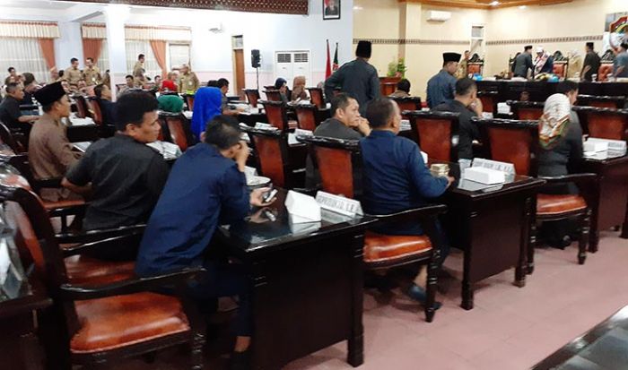 Dewan Sampaikan Nota Penjelasan Raperda Sampah dan Perpustakaan Dewan Sampaikan Nota Penjelasan Raperda Sampah dan Perpustakaan