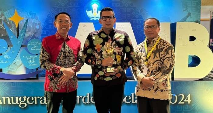 Pemkot Mojokerto Terima Anugerah Merdeka Belajar dari Kemendikbudristek Pemkot Mojokerto Terima Anugerah Merdeka Belajar dari Kemendikbudristek
