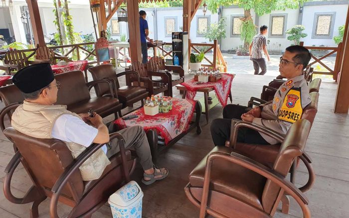Pererat Silaturahmi, Kapolres Dwi Sumrahadi Gelar Kunjungan ke Mantan Bupati Ngawi Pererat Silaturahmi, Kapolres Dwi Sumrahadi Gelar Kunjungan ke Mantan Bupati Ngawi
