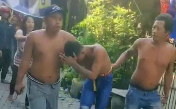 Gagal Curi Motor, Residivis di Surabaya Jadi Bulan-bulanan Warga Gagal Curi Motor, Residivis di Surabaya Jadi Bulan-bulanan Warga