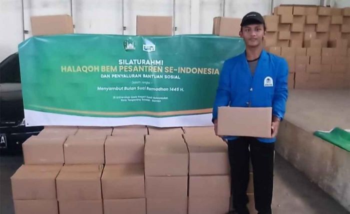 Jelang Ramadan, BEM Pesantren se-Indonesia Bagikan Sembako