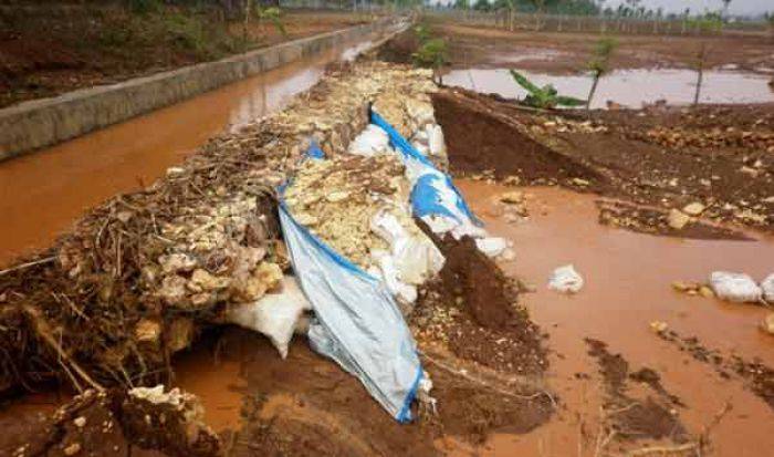 Selesai Dibangun November, Tanggul di Desa Karanglo Tuban sudah Jebol Selesai Dibangun November, Tanggul di Desa Karanglo Tuban sudah Jebol