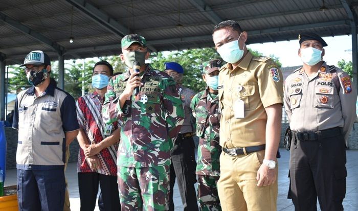 Tingkatkan Kewaspadaan Covid-19, Dandim Tuban Ajak Nelayan Pakai Masker