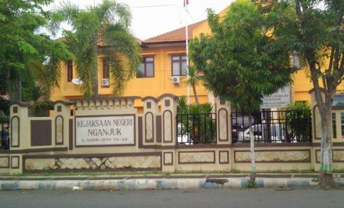 Kasus Dugaan Korupsi Pengadaan Seragam PNS Nganjuk, Warga Pesimis Kejari Tuntaskan Pengusutan Kasus Dugaan Korupsi Pengadaan Seragam PNS Nganjuk, Warga Pesimis Kejari Tuntaskan Pengusutan