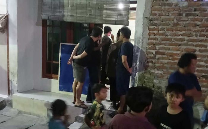 Diajak Ngobrol Tak Menjawab, Seorang Anak ODGJ Pukul dan Banting Ayah Diajak Ngobrol Tak Menjawab, Seorang Anak ODGJ Pukul dan Banting Ayah