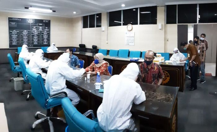 Sudah Testing 598.065 Warga, Jatim Jadi Provinsi Tertinggi di Indonesia yang Melakukan Rapid Test Sudah Testing 598.065 Warga, Jatim Jadi Provinsi Tertinggi di Indonesia yang Melakukan Rapid Test