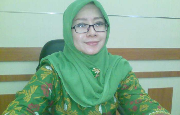 DPRD Gresik Minta Pemkab Buat Parkir Kargo DPRD Gresik Minta Pemkab Buat Parkir Kargo
