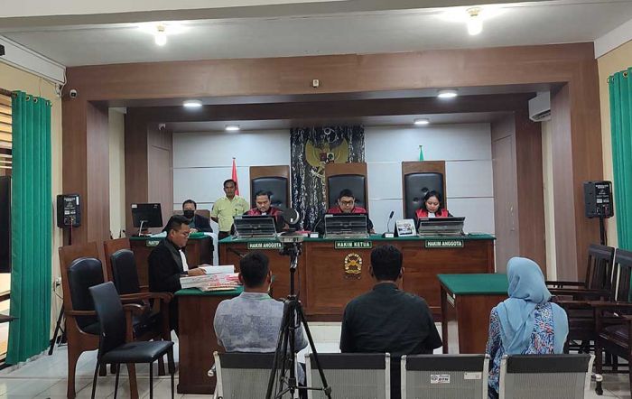 Terdakwa Kasus Penyelundupan Pupuk Subsidi dari Sampang ke Tuban Jalani Sidang Kedua Terdakwa Kasus Penyelundupan Pupuk Subsidi dari Sampang ke Tuban Jalani Sidang Kedua