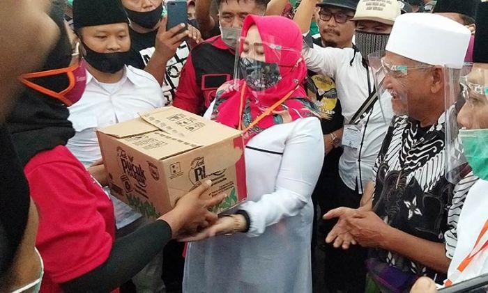 Inginkan Perubahan, Emak-emak UMKM dan Sopir Dump Truk Patungan Sumbang Uang ke Sugiri-Lisdyarita Inginkan Perubahan, Emak-emak UMKM dan Sopir Dump Truk Patungan Sumbang Uang ke Sugiri-Lisdyarita