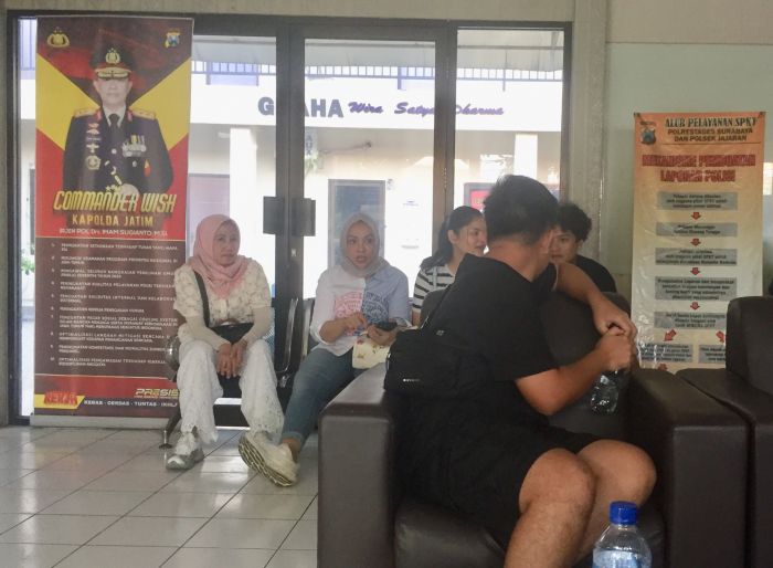 Mobil Adik Kandung Diresnarkoba Polda Jatim Dirampas 9 Orang Ngaku Debtcollector TAF Mobil Adik Kandung Diresnarkoba Polda Jatim Dirampas 9 Orang Ngaku Debtcollector TAF