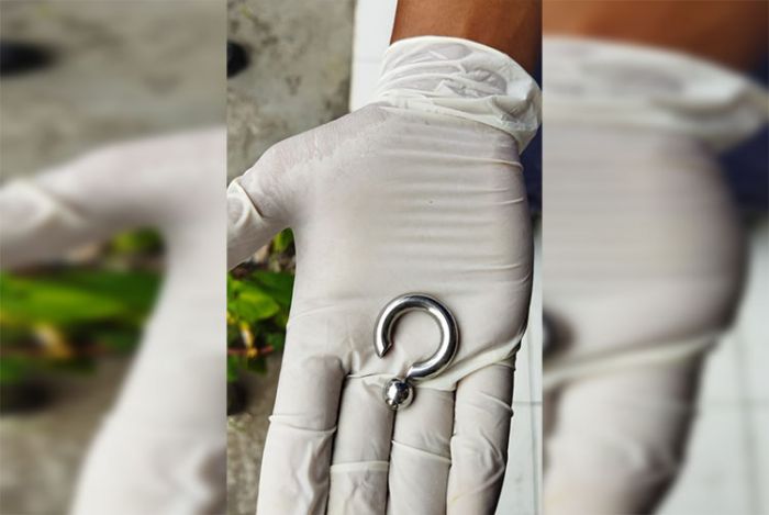 Seorang Pria di Blitar Datangi Kantor Damkar untuk Lepas Tindik pada Alat Kelaminnya Seorang Pria di Blitar Datangi Kantor Damkar untuk Lepas Tindik pada Alat Kelaminnya
