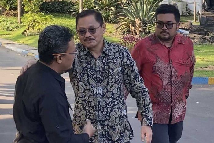 Soal Pencopotan sebagai Dekan FK Unair, Prof Budi Belum Lakukan Langkah Hukum Soal Pencopotan sebagai Dekan FK Unair, Prof Budi Belum Lakukan Langkah Hukum