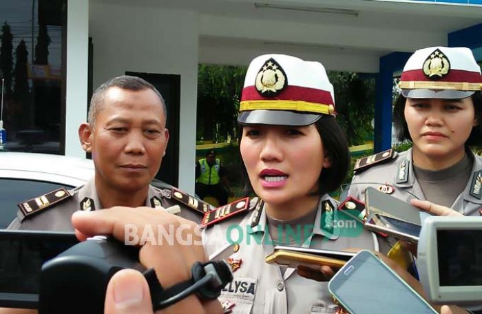 Fortuner Diduga Mobil Petinggi Polres Jombang Tabrak 2 Motor, 2 Tewas di Lokasi