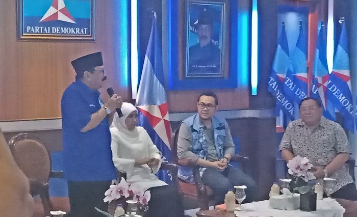 Khofifah dan Pakde Karwo Solidkan Barisan Khofifah dan Pakde Karwo Solidkan Barisan