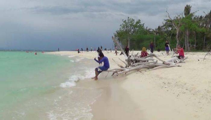Wisata Gili Labak Sumenep Berjalan Tanpa Ada Layanan Kesehatan Wisata Gili Labak Sumenep Berjalan Tanpa Ada Layanan Kesehatan