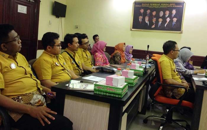 Dewan Usir Pejabat BPJS saat Hearing, Layanan Kesehatan Berjenjang Dinilai Rugikan Warga Dewan Usir Pejabat BPJS saat Hearing, Layanan Kesehatan Berjenjang Dinilai Rugikan Warga