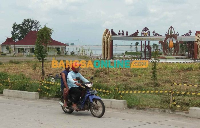 Lebaran Hampir Tiba, Bendungan Semantok Tak Kunjung Dibuka Lebaran Hampir Tiba, Bendungan Semantok Tak Kunjung Dibuka