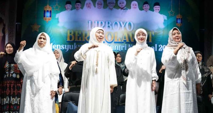 Semarak Lirboyo Bersholawat, Gubernur Khofifah dan Wali Kota Kediri Puji Peran Strategis Pesantren Semarak Lirboyo Bersholawat, Gubernur Khofifah dan Wali Kota Kediri Puji Peran Strategis Pesantren