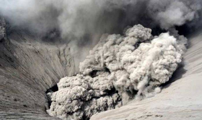Erupsi Bromo Mulai Mengarah ke Lumajang, Tanaman Sayur di Senduro Rusak Erupsi Bromo Mulai Mengarah ke Lumajang, Tanaman Sayur di Senduro Rusak