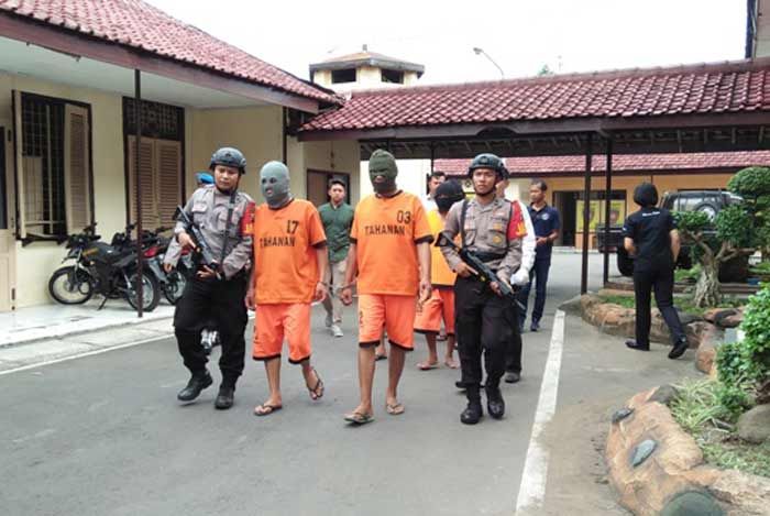 Polisi Blitar Tangkap Pengedar Sabu Jaringan LP Madiun Polisi Blitar Tangkap Pengedar Sabu Jaringan LP Madiun