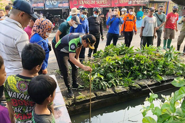 Blusukan ke Desa Kalitengah Tanggulangin, Bupati Muhdlor Bakal Aktifkan Lagi Kerja Bakti Blusukan ke Desa Kalitengah Tanggulangin, Bupati Muhdlor Bakal Aktifkan Lagi Kerja Bakti