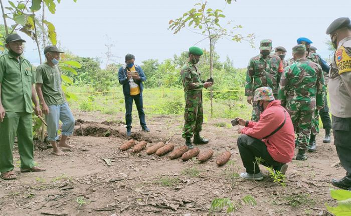 8 Mortir Ditemukan di Lahan Milik Petani di Ponorogo, Diduga Masih Aktif 8 Mortir Ditemukan di Lahan Milik Petani di Ponorogo, Diduga Masih Aktif