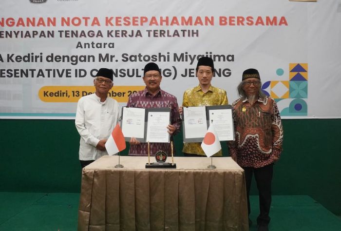 Uniska dan ID Consulting Jepang Teken MoU Strategis untuk Penyerapan Tenaga Kerja Uniska dan ID Consulting Jepang Teken MoU Strategis untuk Penyerapan Tenaga Kerja