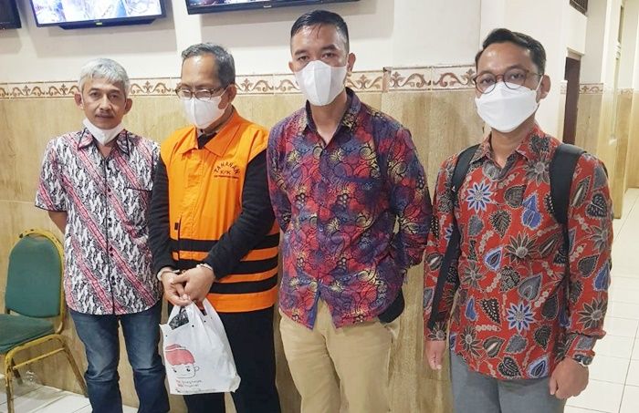 Mulai Ditahan di Rutan Surabaya, Hakim PN Surabaya Nonaktif Itong Masuk Sel Isolasi Mulai Ditahan di Rutan Surabaya, Hakim PN Surabaya Nonaktif Itong Masuk Sel Isolasi