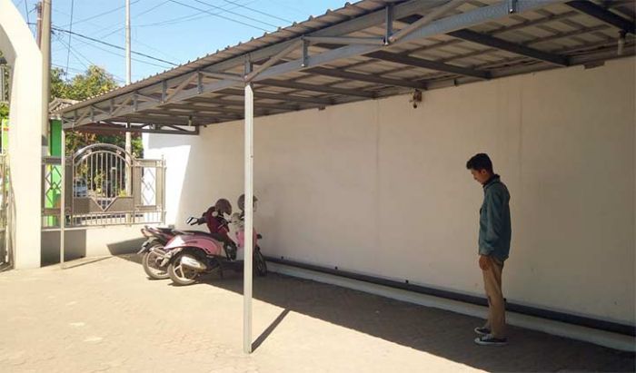 Dua Pencuri Sepeda di Masjid Sidoarjo Terekam CCTV, Berkopyah dan Bersarung Dua Pencuri Sepeda di Masjid Sidoarjo Terekam CCTV, Berkopyah dan Bersarung