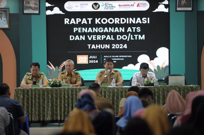 Dinas Pendidikan Kota Kediri Gelar Rakor Pengentasan Anak Tidak Sekolah Dinas Pendidikan Kota Kediri Gelar Rakor Pengentasan Anak Tidak Sekolah