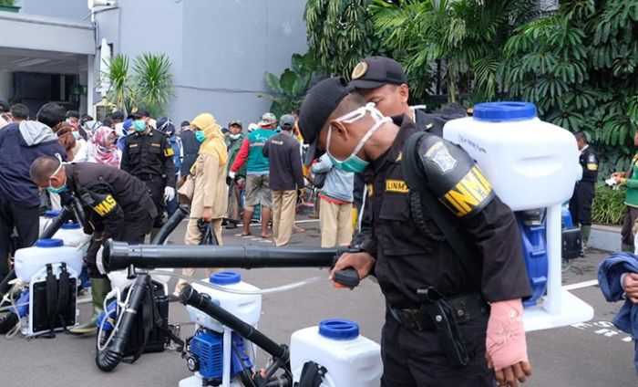 Cegah Corona, Pemkot Surabaya Gelar Penyemprotan Disinfektan Selama Sepekan Cegah Corona, Pemkot Surabaya Gelar Penyemprotan Disinfektan Selama Sepekan