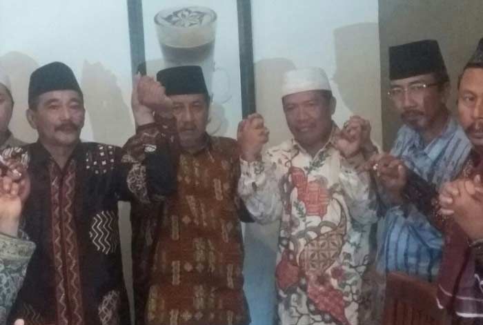 Kiai Kampung Minta Khofifah Mundur dari Kabinet Kiai Kampung Minta Khofifah Mundur dari Kabinet