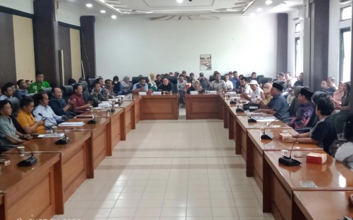 Khawatir Tak Bisa Berjualan, Pedagang Pasar Cheng Hoo Luruk Kantor DPRD Kabupaten Pasuruan