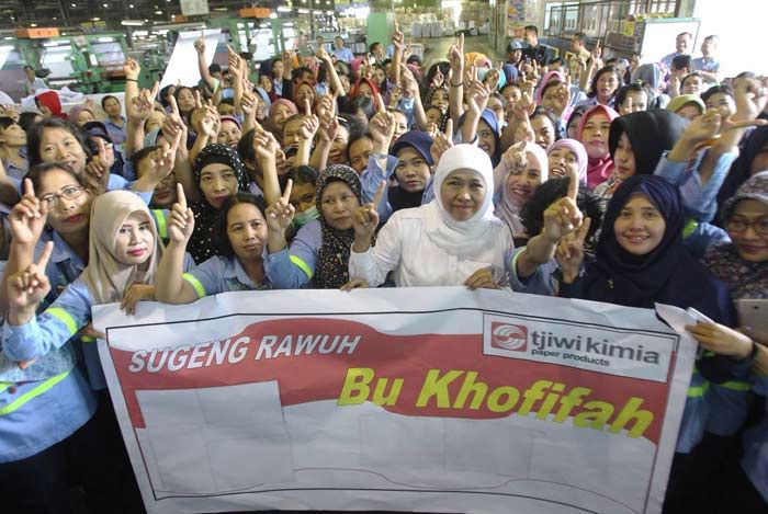 SPSI Tjiwi Kimia Dukung Khofifah: Saatnya yang Bersih Korupsi Pimpin Jatim SPSI Tjiwi Kimia Dukung Khofifah: Saatnya yang Bersih Korupsi Pimpin Jatim