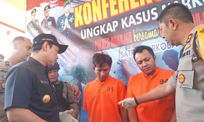 Ditempel ke Tiang Listrik, Polres Nganjuk Gulung Pengedar Sabu Jaringan Lapas Madiun