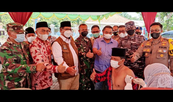 Istimewa, Vaksinasi Kades Jambu Bangkalan Disaksikan Forkopimda dan Muspika Istimewa, Vaksinasi Kades Jambu Bangkalan Disaksikan Forkopimda dan Muspika