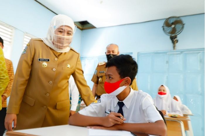 Hari Kelima Pengambilan PPBD SMA/SMK Jatim, Khofifah: Sangat Lancar dan Stabil Hari Kelima Pengambilan PPBD SMA/SMK Jatim, Khofifah: Sangat Lancar dan Stabil