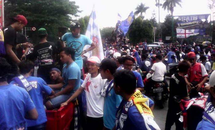 Juara, Arema Digelontor Bonus Ratusan Juta, Incar Striker Asing