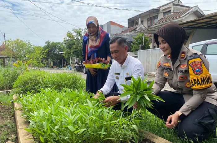 Polsek Sedati dan Pemdes Buncitan Siapkan Kawasan P2B di Perumahan Swan Regency Polsek Sedati dan Pemdes Buncitan Siapkan Kawasan P2B di Perumahan Swan Regency