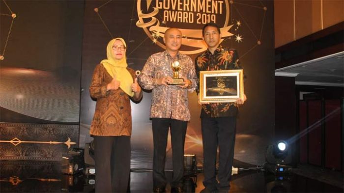 Pemprov Jatim Raih Penghargaan Ketenagakerjaan, Sehari Sebelum Hari Buruh Pemprov Jatim Raih Penghargaan Ketenagakerjaan, Sehari Sebelum Hari Buruh