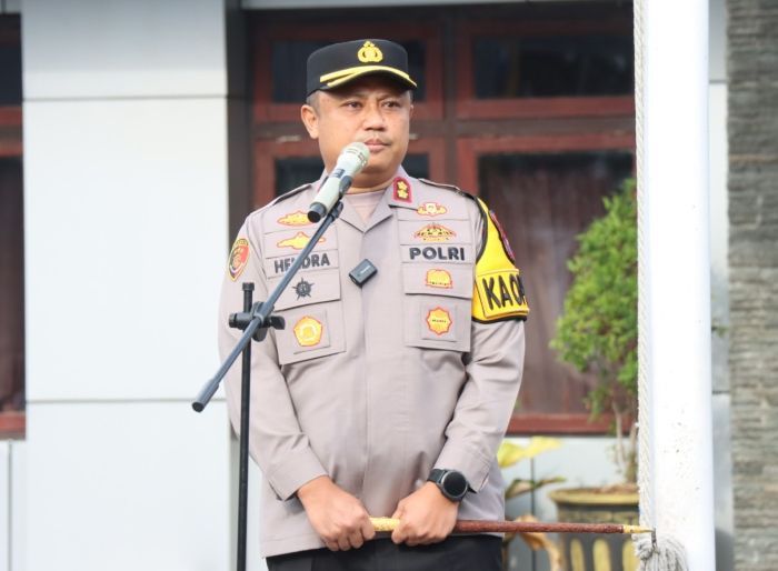 Tegas! Kapolres Pamekasan Komitmen Tindak Premanisme Berkedok Ormas dan Kelompok Pelanggar Hukum Tegas! Kapolres Pamekasan Komitmen Tindak Premanisme Berkedok Ormas dan Kelompok Pelanggar Hukum